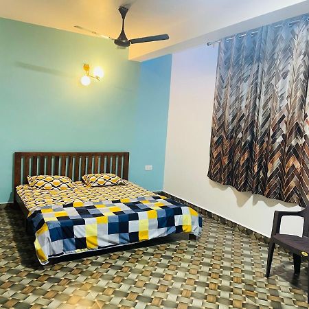 Blue Waves Guest House Калангут Екстер'єр фото