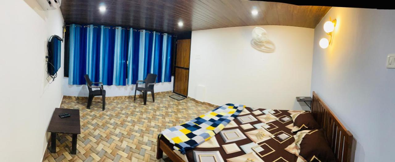 Blue Waves Guest House Калангут Екстер'єр фото
