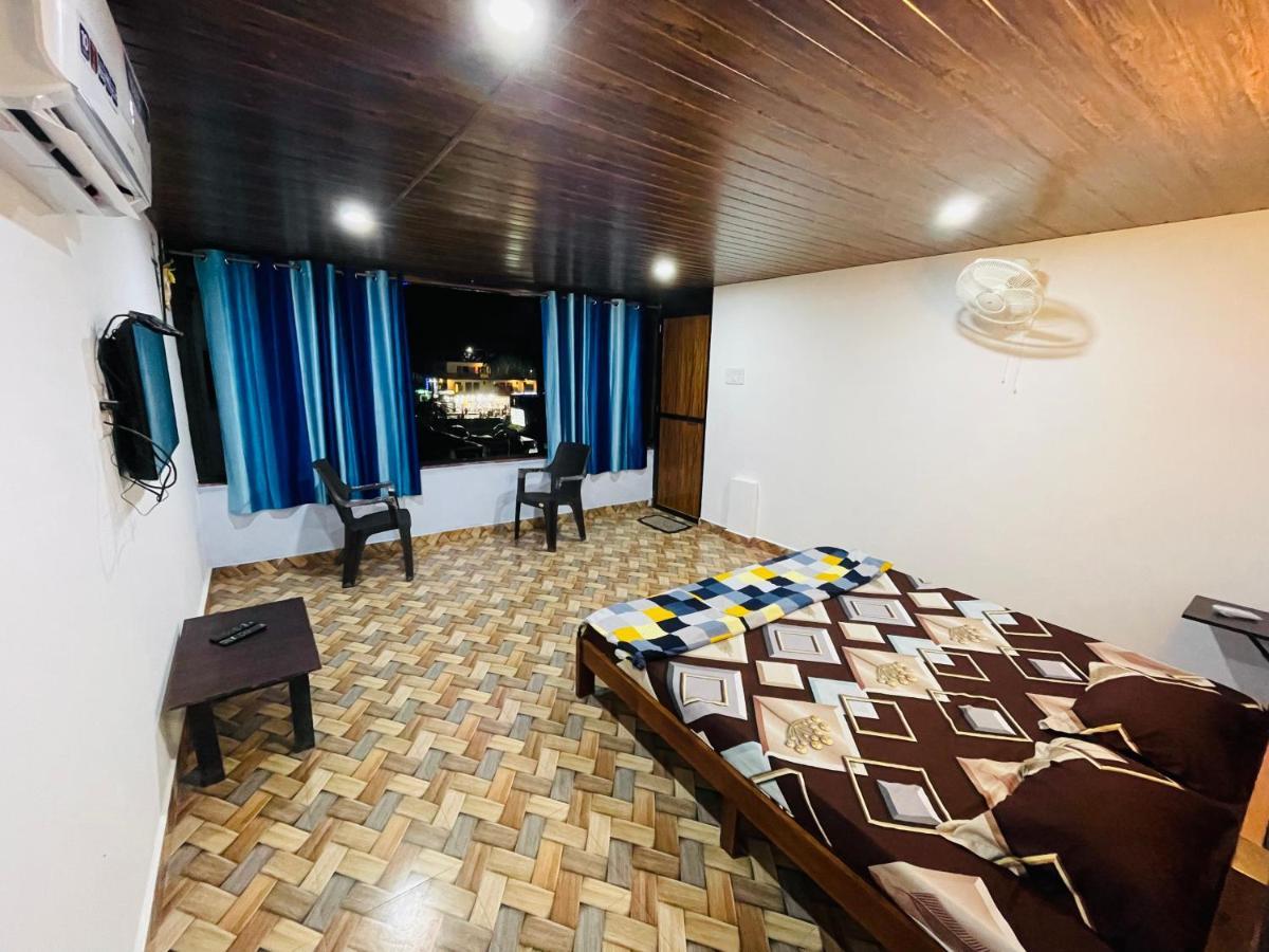 Blue Waves Guest House Калангут Екстер'єр фото