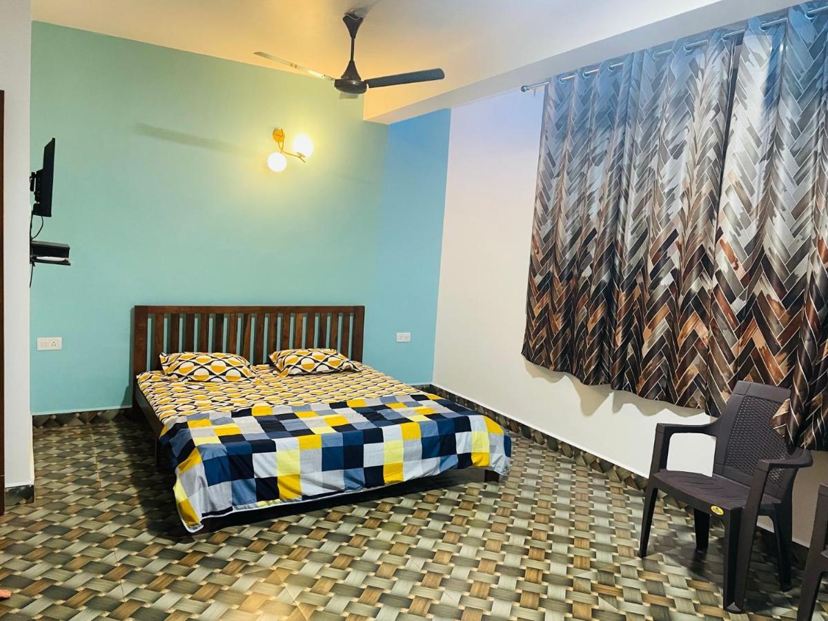Blue Waves Guest House Калангут Екстер'єр фото